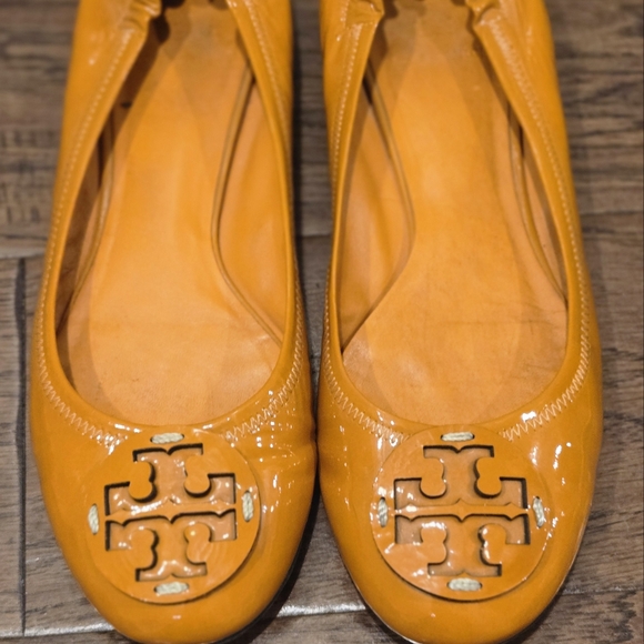 Tory Burch Orange Patent Leather Flats size 8.5M - Picture 1 of 6